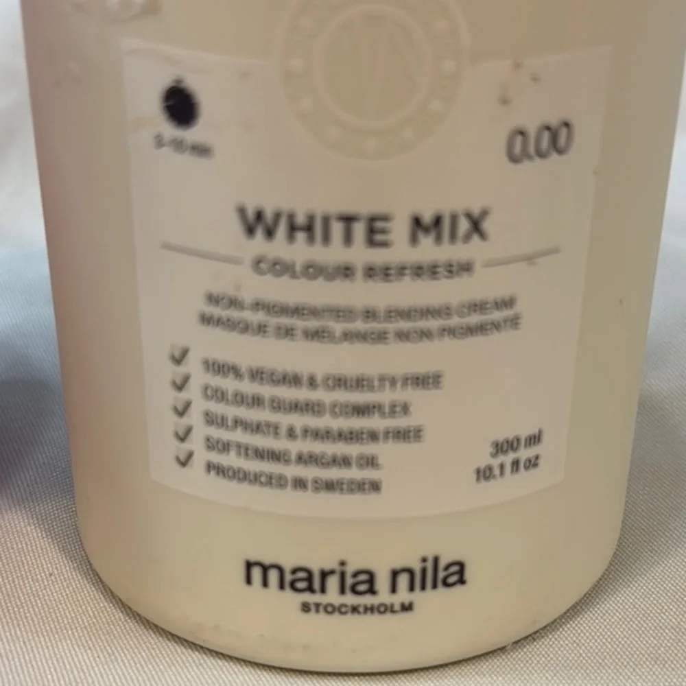 Maria Nila Stockholm, Vivid Violet & White Mix Color Refresh Hair Care Set, USED